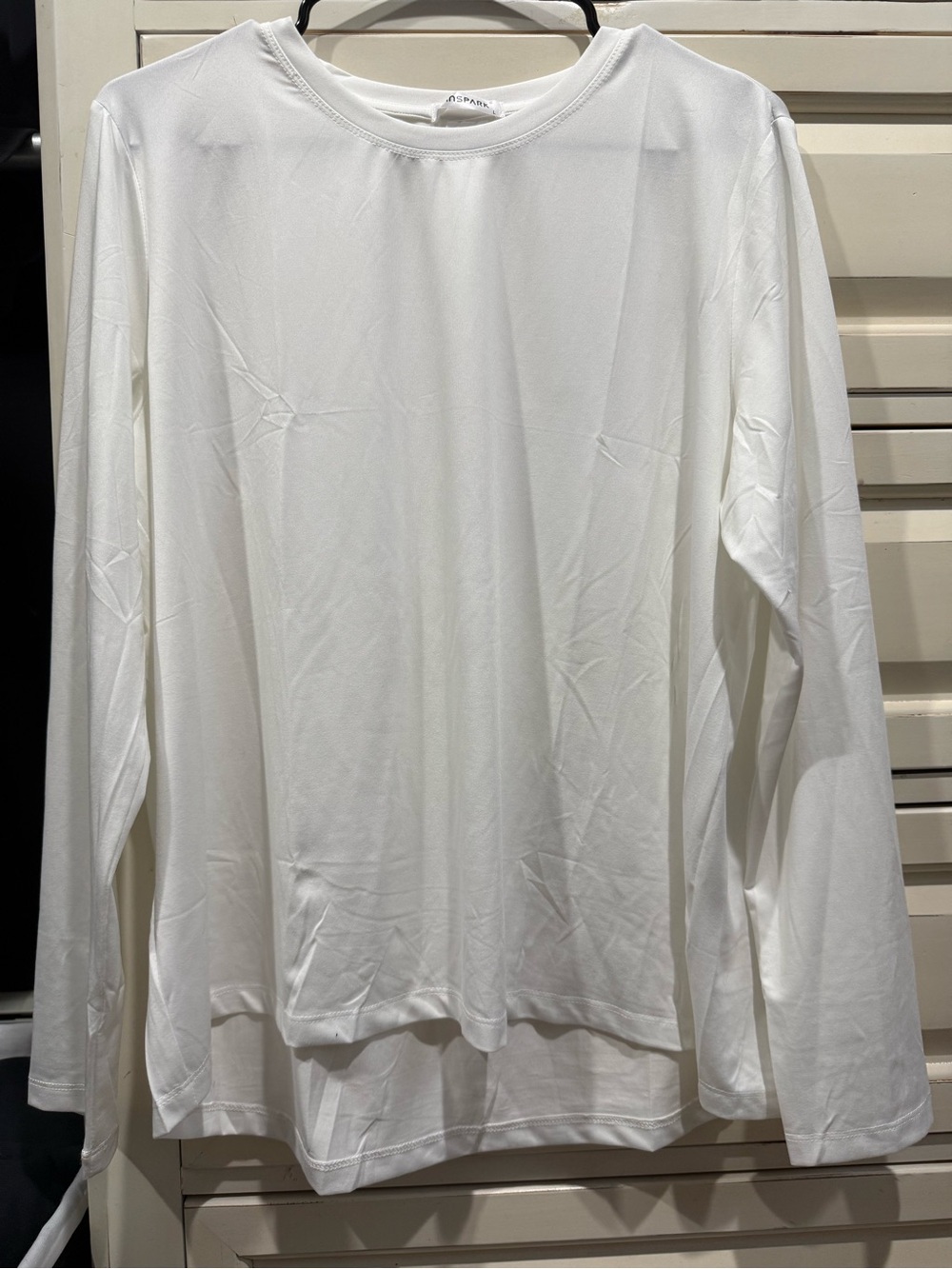 Women’s White Long-Sleeve Crew Neck Shirt